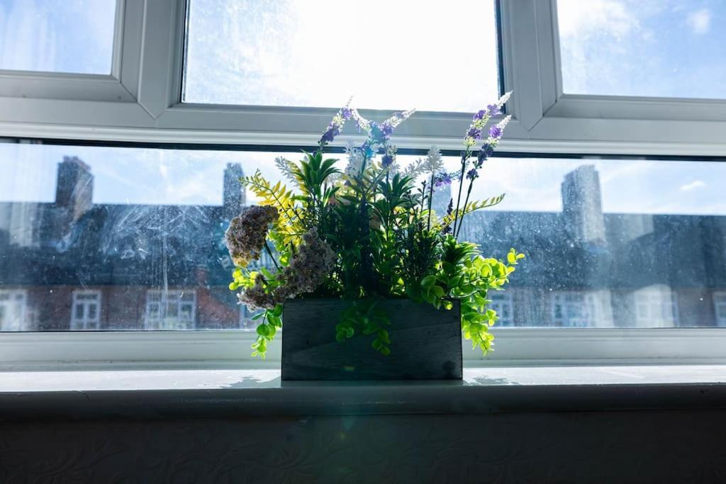 Appartamento Pristine 3 Beds Hackney E9 Londra Esterno foto